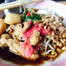 คอร์สเรียนก๋วยเตี๋ยวหมูน้ำแดงสูตรเด็ดแม่กลอง-อัมพวา(8พ.ค.68/09.30น./ห้องเรียน1)